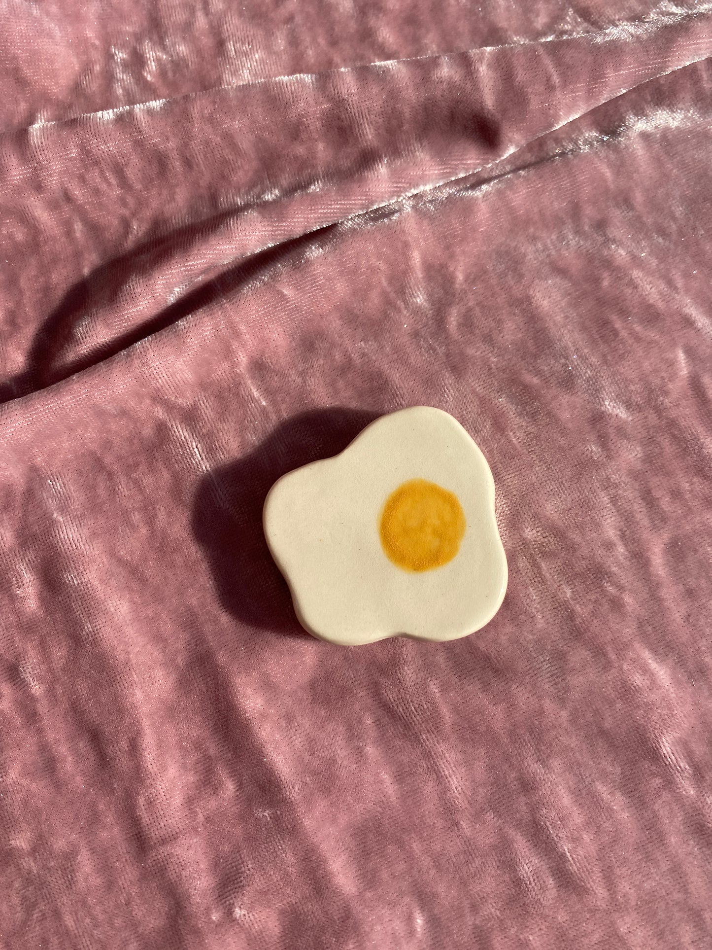 Egg Magnet