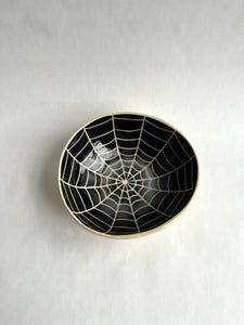 Spiderweb Bowl (hangin’ out)