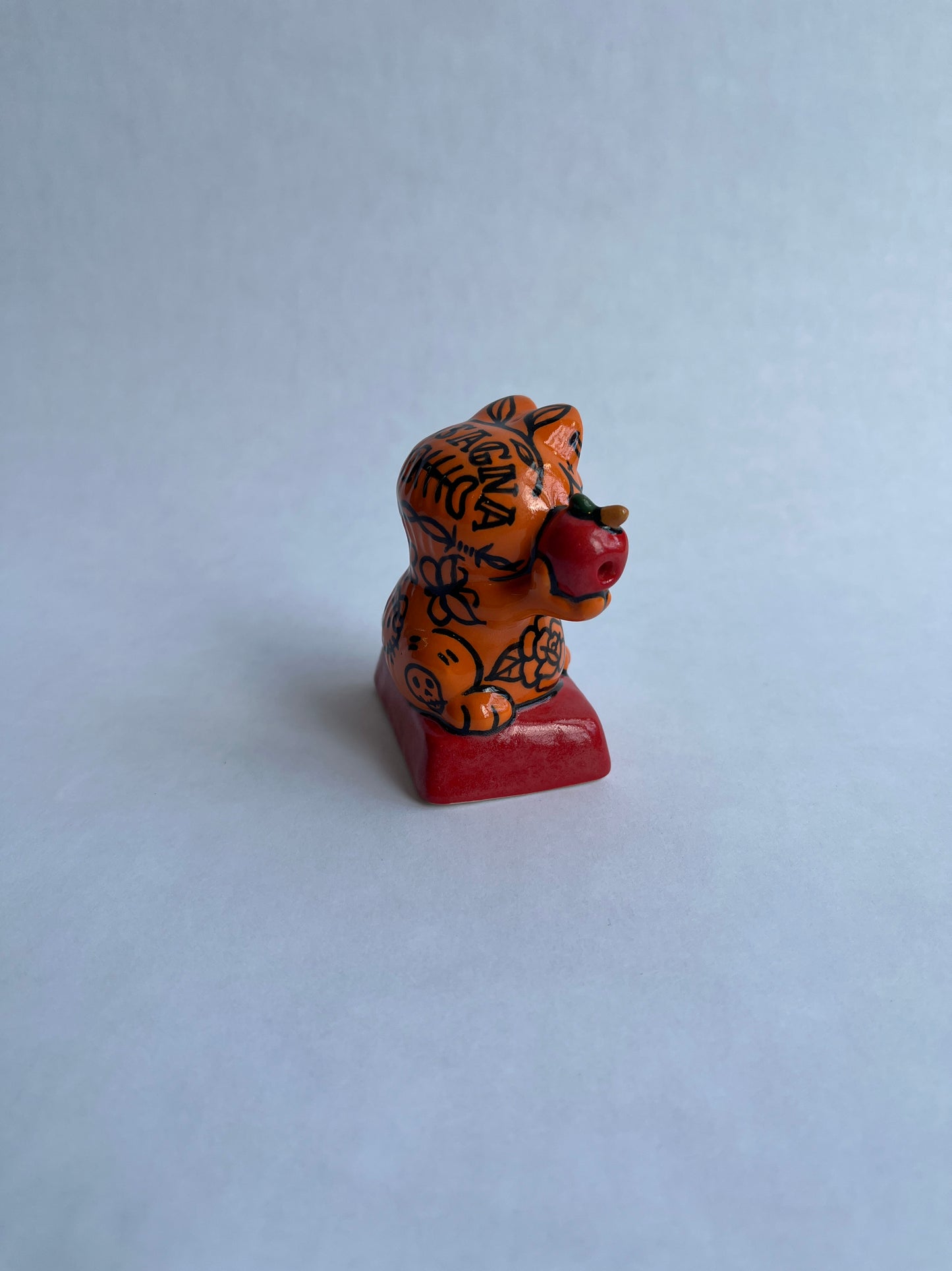 Tattoo Bootleg Garf Pipe (Eat the Rich Apple) -RTS