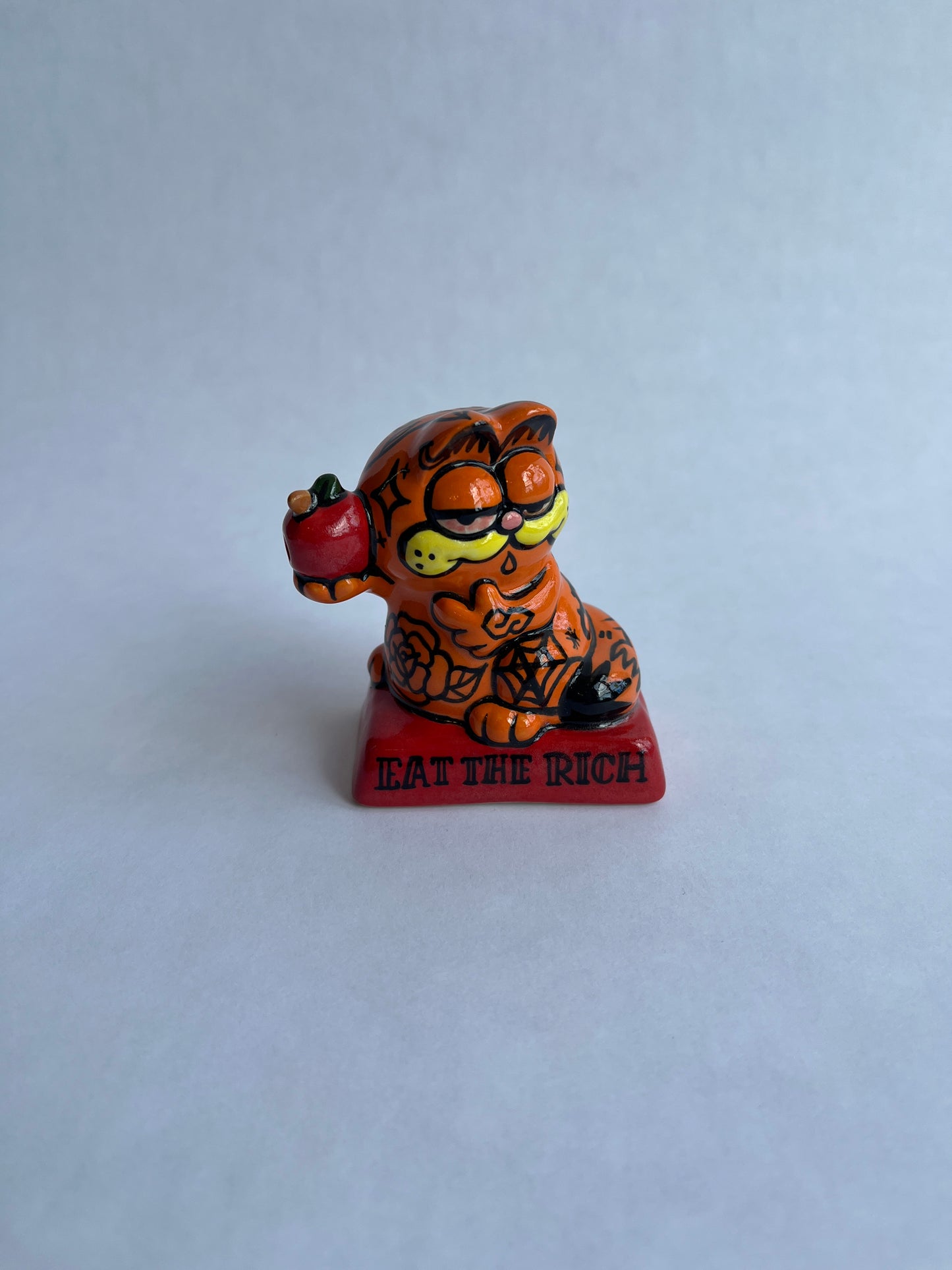 Tattoo Bootleg Garf Pipe (Eat the Rich Apple) -RTS