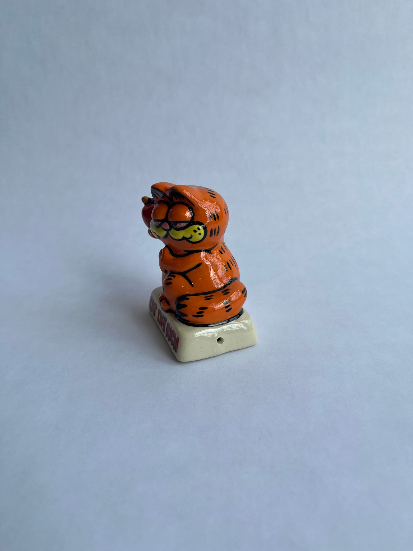 Bootleg Garf Pipe (Eat the Rich Apple) -RTS