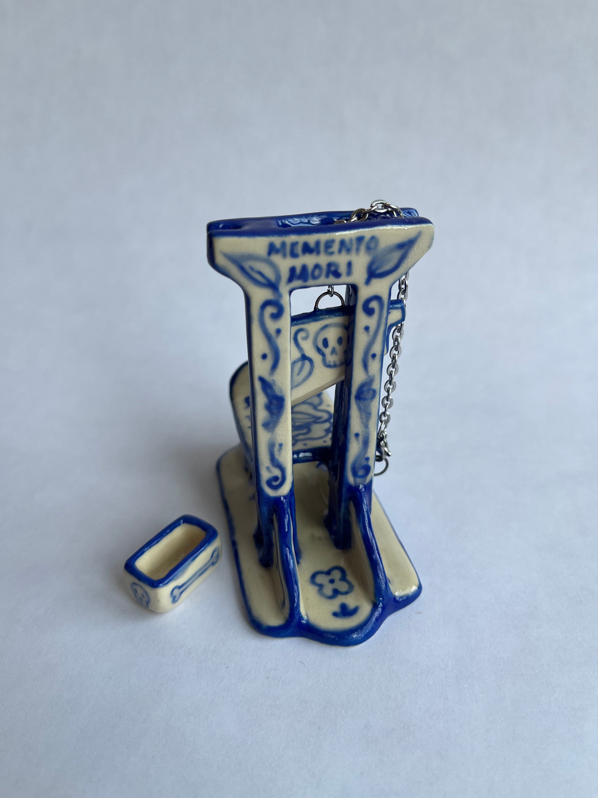 Guillotine #4 (Memento Mori/Skull Blade)