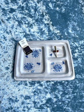 Load image into Gallery viewer, Blue Rose Ceramic Rolling Tray

