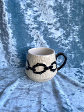 Load image into Gallery viewer, Carved Chain Mug
